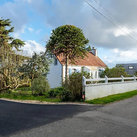 Holiday home La Maison Aux Volets Bleus A 300m De La *